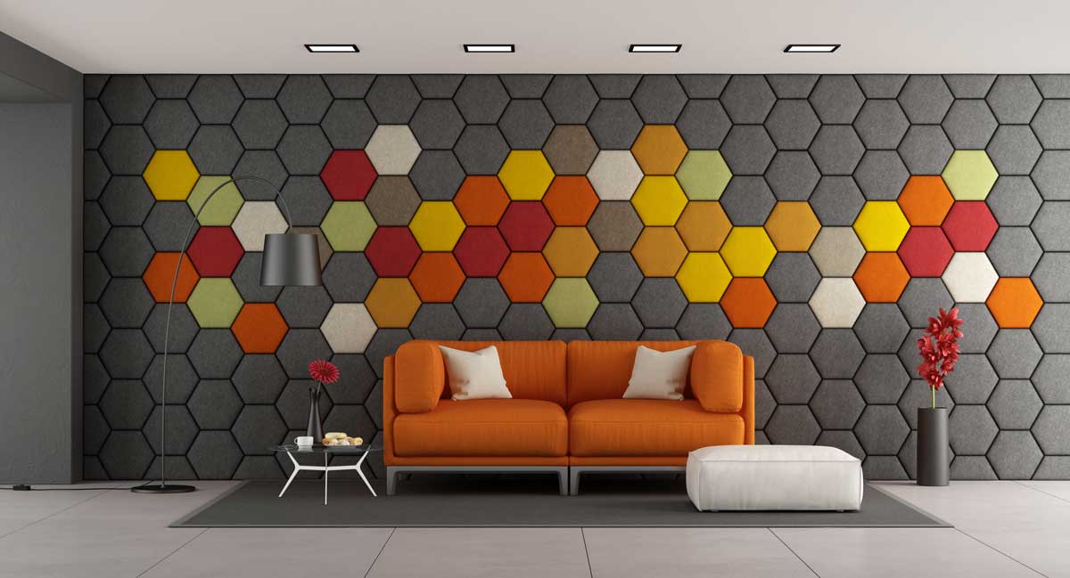 Diseño aislamiento salón con hexágonos grises y de colores
